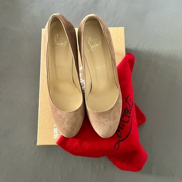 Christian Louboutin Fifi Bark Suede Pumps - Picture 6 of 11